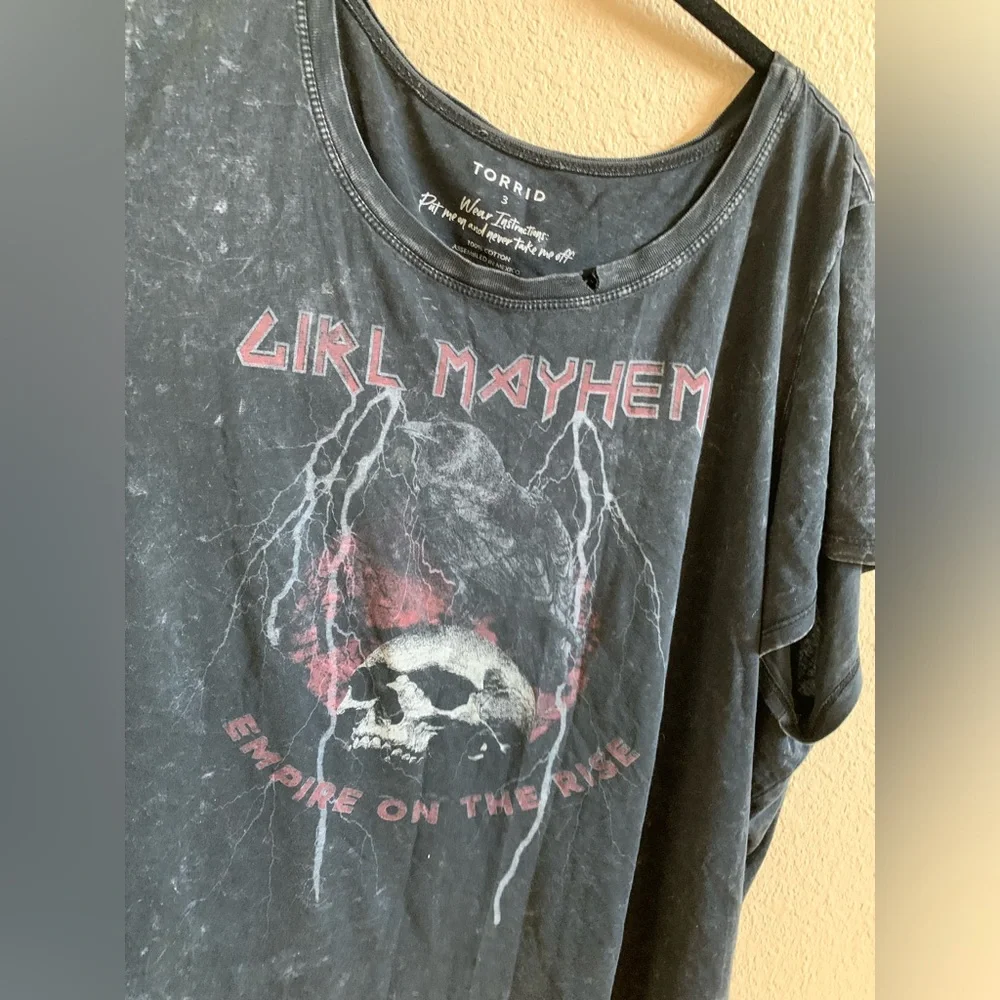 TORRID Girl Mayhem Empire on the Rise Black Mineral Skull T-Shirt 🌴 - Picture 7 of 10